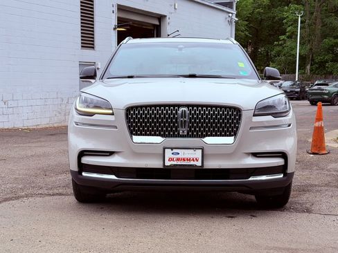 Used 2022 Lincoln Aviator Reserve w/ Equipment Group 201A AWD/4WD image 2