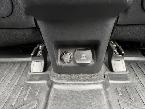 Used 2022 Kia Telluride SX w/ SX Prestige Package image 32