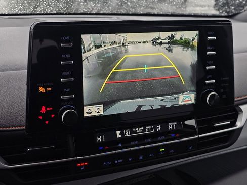 Used 2022 Toyota Sienna XSE FWD image 38