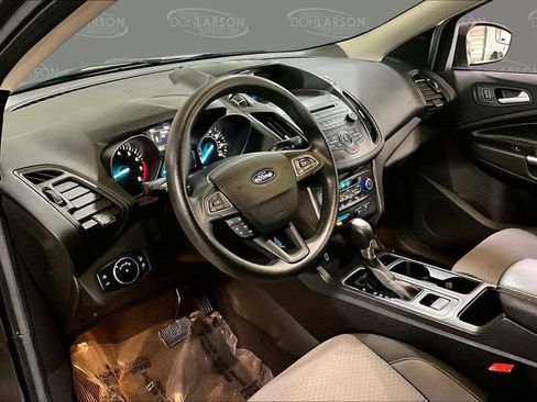 Used 2017 Ford Escape SE w/ SE Cold Weather Package AWD/4WD image 18