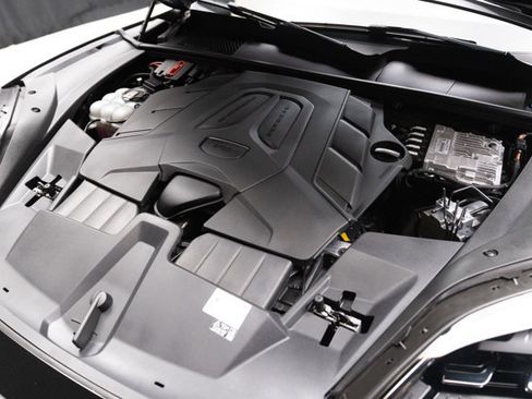 Used 2024 Porsche Cayenne AWD/4WD image 43