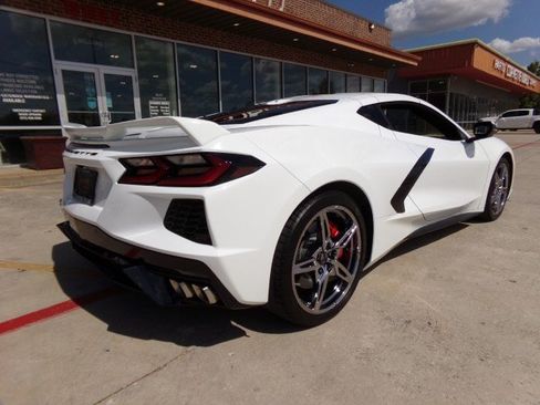 Used 2022 Chevrolet Corvette Stingray Preferred Cpe w/ Z51 Performance Package RWD image 5