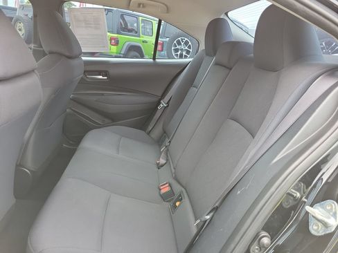 Used 2020 Toyota Corolla LE FWD image 16
