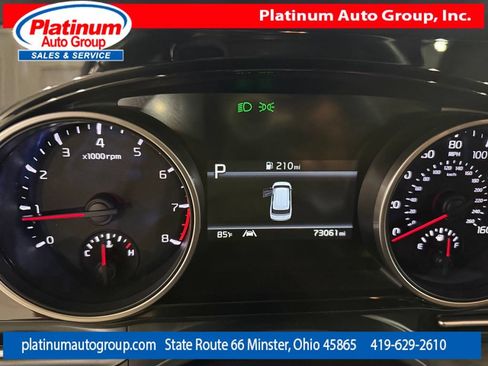 Used 2023 Kia Carnival EX FWD image 18