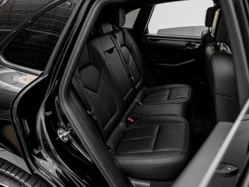 Used 2020 Porsche Macan S image 31