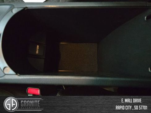 Used 2022 Toyota C-HR XLE image 25