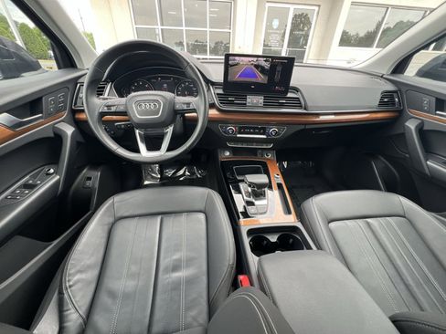 Used 2023 Audi Q5 2.0T Premium w/ Convenience Package image 1