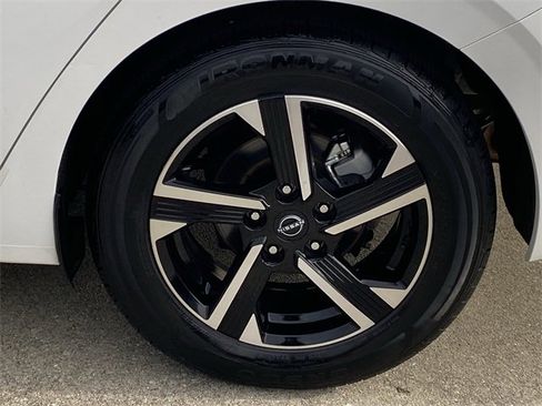 Used 2024 Nissan Sentra SV image 33