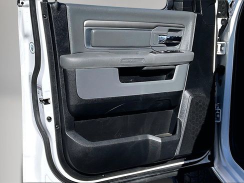 Used 2016 RAM 3500 Big Horn image 20