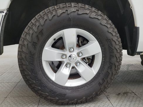 Used 2017 RAM 1500 Classic SLT image 31