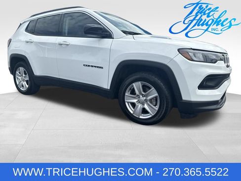 Used 2022 Jeep Compass Latitude FWD image 1