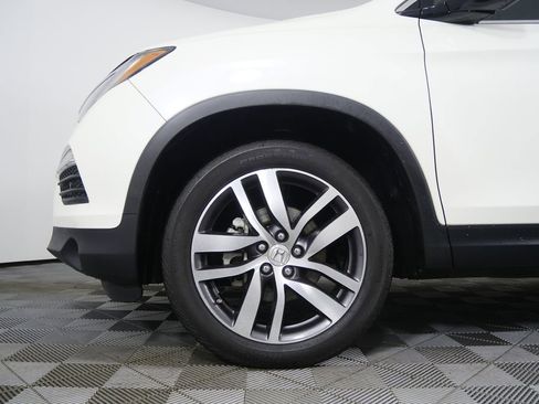 Used 2017 Honda Pilot Touring image 7