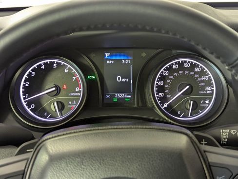 Used 2023 Toyota Camry SE w/ Cold Weather Package image 9