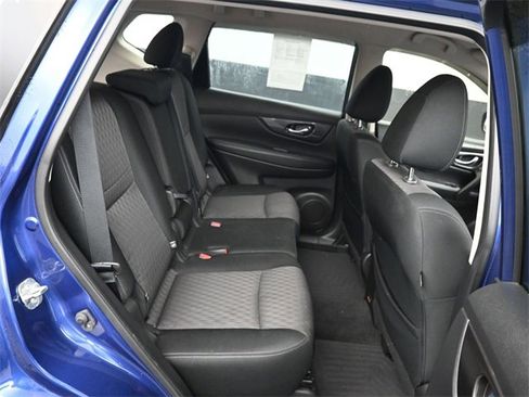 Used 2020 Nissan Rogue SV w/ Premium Package image 8