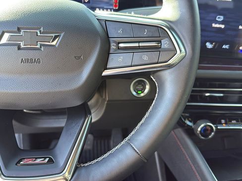 Used 2025 Chevrolet Traverse Z71 w/ Driver Confidence Package image 16