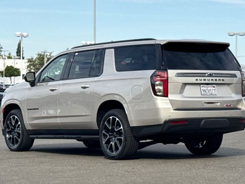 Used 2021 Chevrolet Suburban RST AWD/4WD image 7