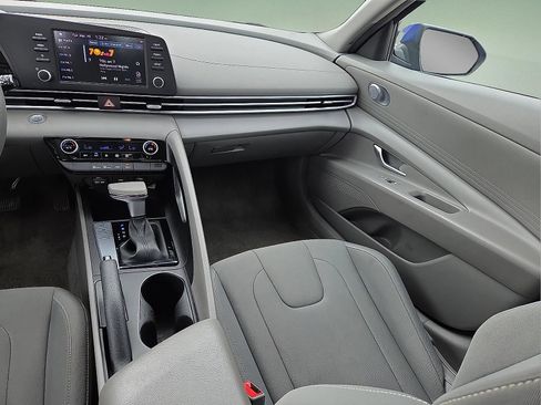 Used 2023 Hyundai Elantra SEL image 12