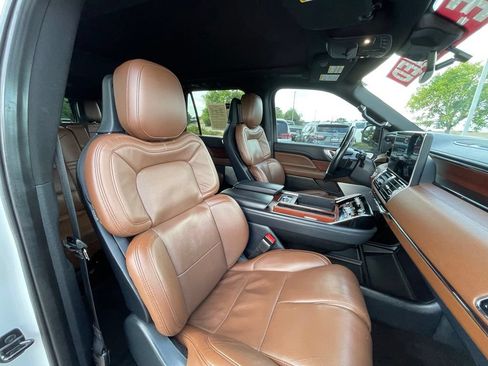 Used 2023 Lincoln Navigator L Reserve AWD/4WD image 31