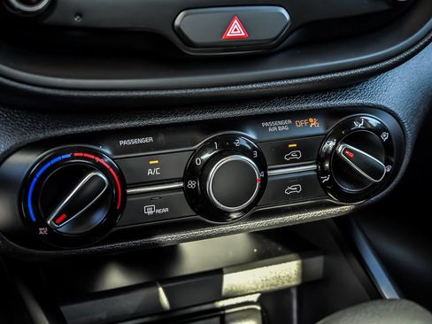Used 2020 Kia Soul LX FWD image 27