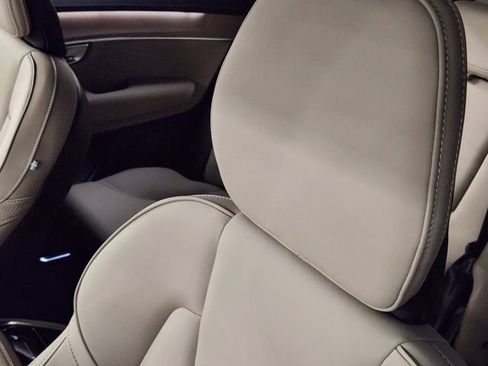 New 2026 Volvo XC90 B6 Plus w/ Protection Package Premier image 14