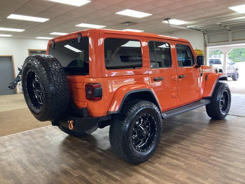 Used 2018 Jeep Wrangler Unlimited Sahara AWD/4WD image 6