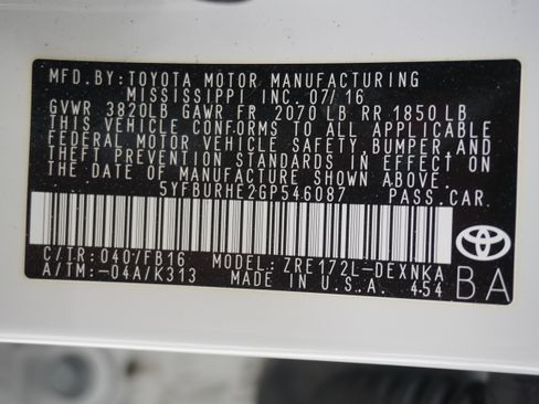 Used 2016 Toyota Corolla LE FWD image 25