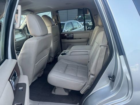 Used 2014 Lincoln Navigator 4WD image 14