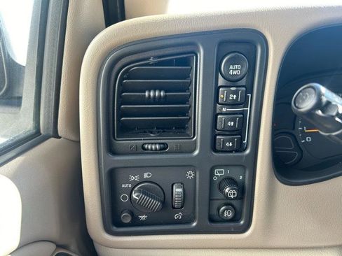 Used 2005 Chevrolet Tahoe LT w/ LT Preferred Equipment Group AWD/4WD image 19