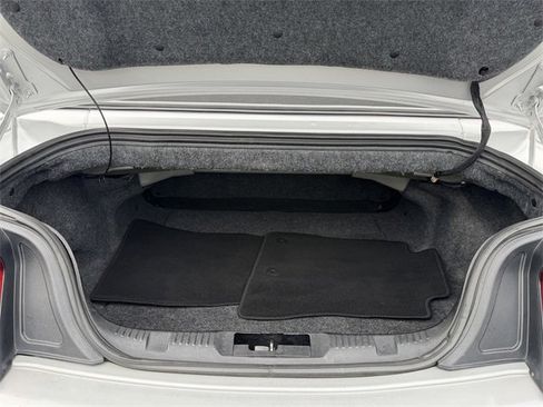 Used 2016 Ford Mustang Premium image 17