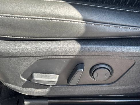 Used 2024 Kia Sorento EX w/ Panoramic Sunroof Package FWD image 11