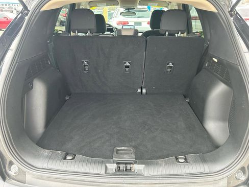 Used 2020 Ford Escape SE image 17
