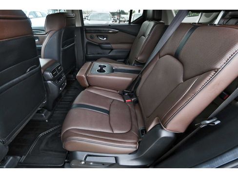 Used 2025 Honda Pilot Elite image 13