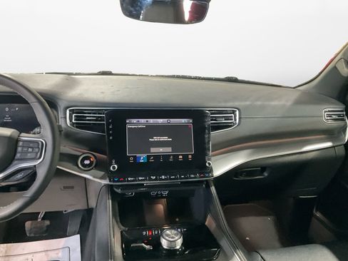 Used 2024 Jeep Wagoneer Series II image 11