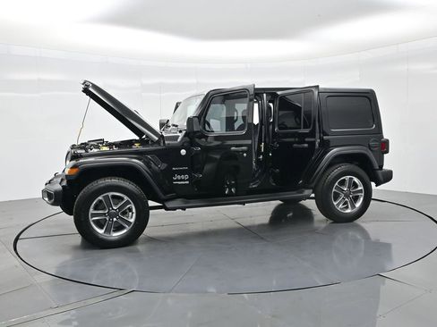 Used 2020 Jeep Wrangler Unlimited Sahara image 37