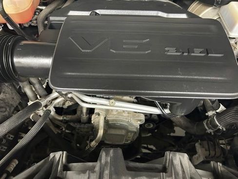 Used 2019 RAM 1500 Big Horn AWD/4WD image 10