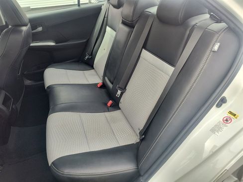 Used 2012 Toyota Camry L image 26