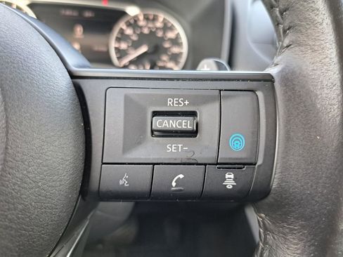 Used 2024 Nissan Rogue SV w/ SV Premium Package image 13