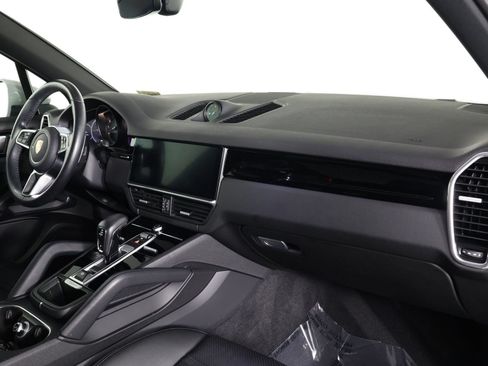 Certified 2023 Porsche Cayenne AWD/4WD image 24
