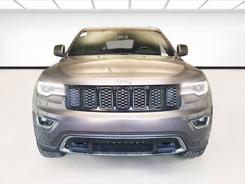 Used 2020 Jeep Grand Cherokee Laredo w/ 18" Wheel & 8.4" Radio Group AWD/4WD image 2