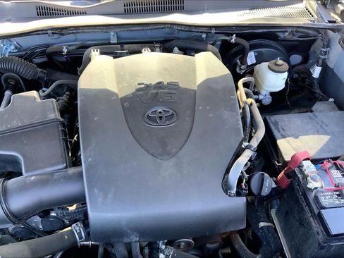 Used 2021 Toyota Tacoma SR5 w/ Technology Package image 33