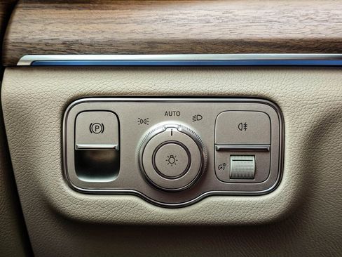 New 2026 Mercedes-Benz GLS 450 4MATIC image 27