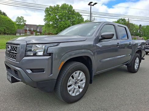 Used 2023 Nissan Frontier SV w/ Tow Package image 3