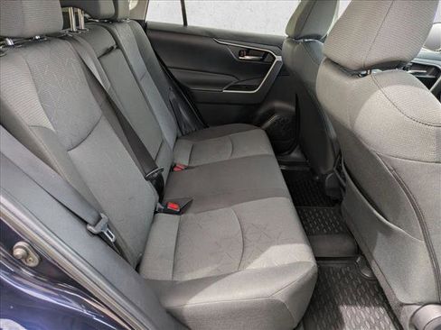 Used 2022 Toyota RAV4 XLE FWD image 20