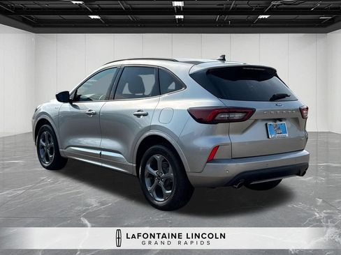 Used 2023 Ford Escape ST-Line w/ Tech Pack #1 AWD/4WD image 3