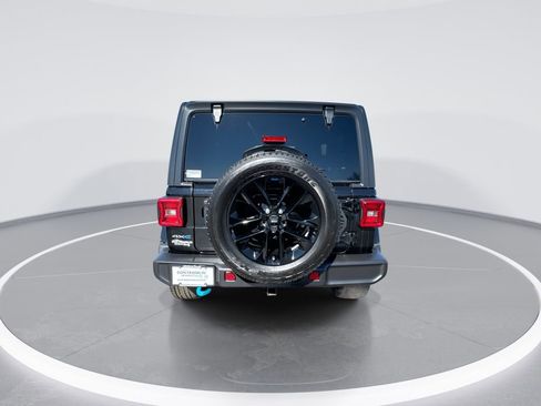 Used 2023 Jeep Wrangler Unlimited Sahara w/ Cold Weather Group AWD/4WD image 7