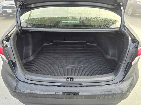 Used 2025 Toyota Corolla LE image 18