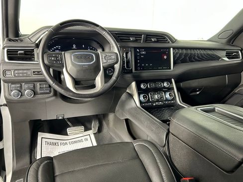 Used 2024 GMC Yukon Denali w/ Denali Reserve Package image 22