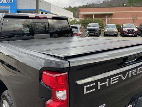 Used 2021 Chevrolet Silverado 1500 High Country w/ Technology Package image 34