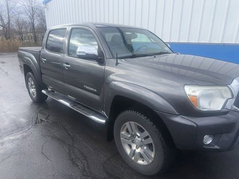 Used 2014 Toyota Tacoma 4x4 Double Cab image 2