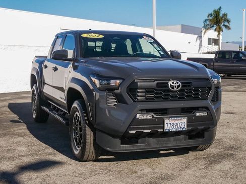 Used 2024 Toyota Tacoma TRD Off-Road image 3